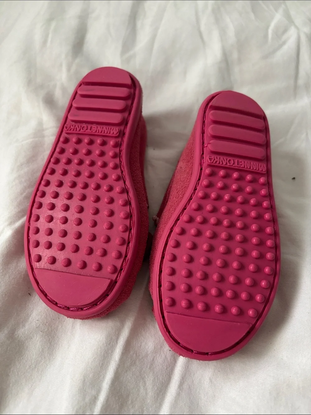 Minnetonka Kids Hot Pink Beaded Moccasins